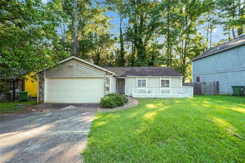1042 Mainstreet Lake Dr, Stone Mountain, GA, 30088-2348 | Card Image
