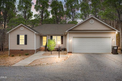 6068 Jones Cir, Sanford, NC, 27332-7309 | Card Image