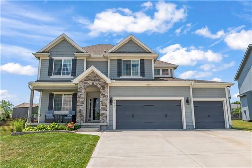 24983 W 150th St, Olathe, KS, 66061-5122 | Card Image