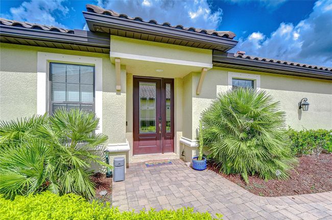 8433 Alberata Vista Dr, House other with 2 bedrooms, 2 bathrooms and null parking in Tampa FL | Image 5