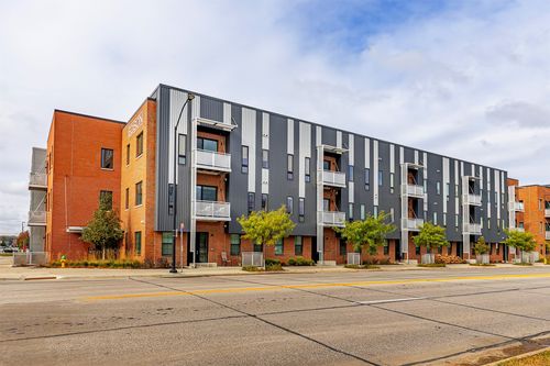 unit-304-450 Sw 7th St, Des Moines, IA, 50309-4773 | Card Image