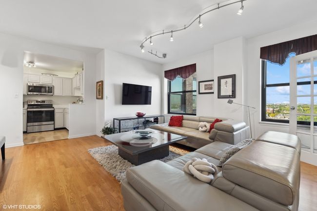 APT-10AS - 2100 N Lincoln Park W, Condo with 2 bedrooms, 2 bathrooms and 1 parking in CHICAGO IL | Image 4