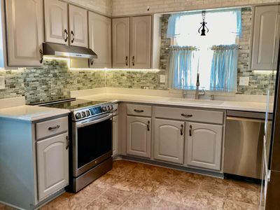 Quartz countertops | Image 2