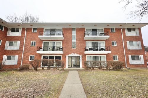 unit-203-10111 Old Orchard Ct, Skokie, IL, 60076-1068 | Card Image