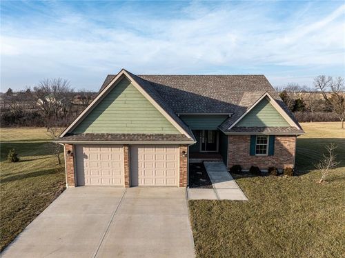 21648 W Limestone Rdg, Paola, KS, 66071-5730 | Card Image