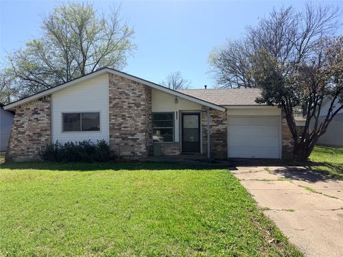 1304 Glynn Oaks Dr, Arlington, TX, 76010-5826 | Card Image