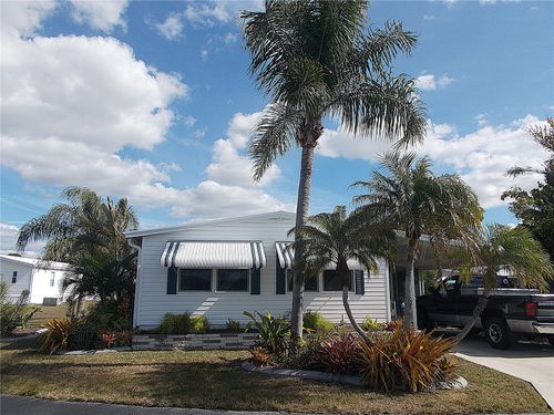 467 Boxwood Dr, Venice, FL, 34285-5609 | Card Image
