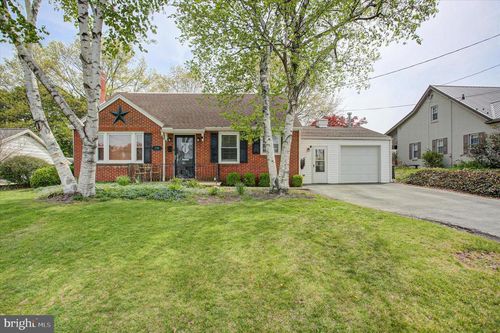 374 Glen St, CHAMBERSBURG, PA, 17201-1014 | Card Image