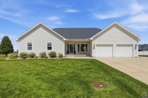 208 Trail Dr, Overbrook, KS, 66524-9582 | Card Image