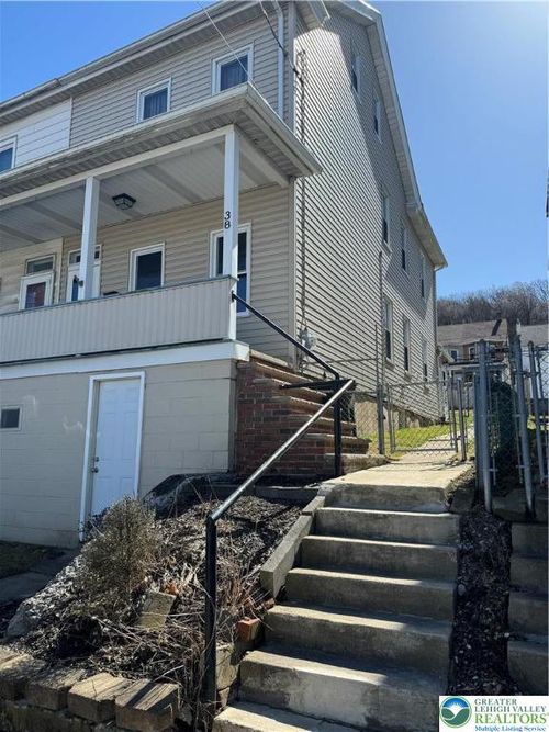 38 E Abbott St, Lansford, PA, 18232-2010 | Card Image