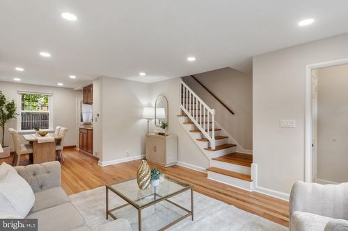 a-3509 S Stafford St, ARLINGTON, VA, 22206-1811 | Card Image
