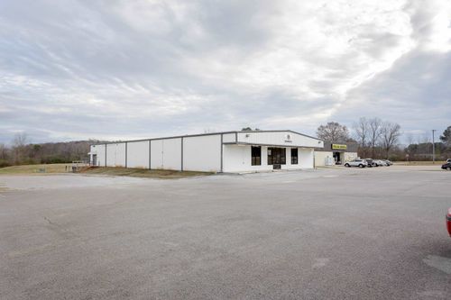 1814 George Wallace Hwy, Russellville, AL, 35654-3285 | Card Image