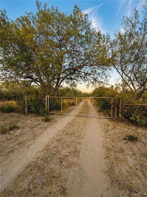 00001 N Fm 3167, Rio Grande City, TX, 78582 | Card Image
