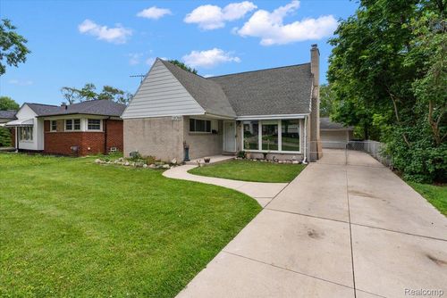 28740 Garfield St, Roseville, MI, 48066-2644 | Card Image