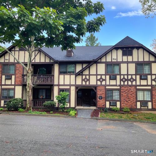 5 Essex Ct, Brookfield, CT, 06804-2716 | Card Image