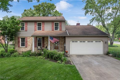 6985 Eastham Cir Nw, Canton, OH, 44708-1066 | Card Image