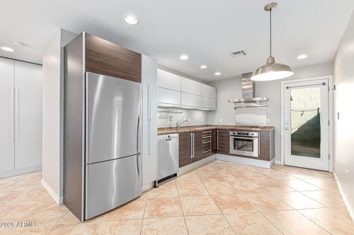 39-1850 E Maryland Ave, Phoenix, AZ, 85016-1433 | Card Image