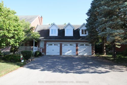 7 Whitebirch Lane, Sharon, ON, L0G1V0 | Card Image