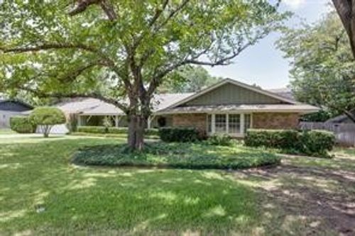 5813 Biscayne Ct, Haltom City, TX, 76117-2108 | Card Image