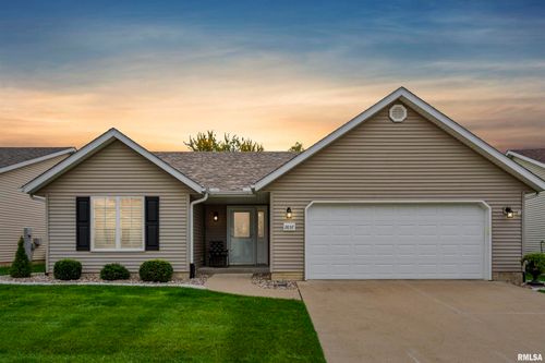 2037 Villa Pines Cir, Carbon Cliff, IL, 61239-8826 | Card Image