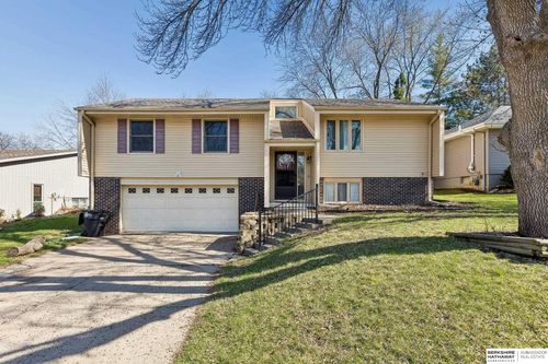 16333 Dorcas St, Omaha, NE, 68130-1758 | Card Image