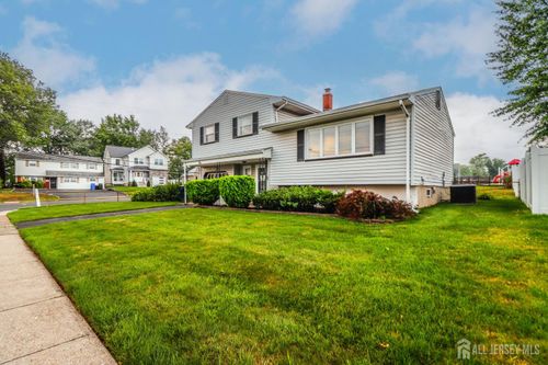 5 Thelma Ct, Colonia, NJ, 07067-1518 | Card Image