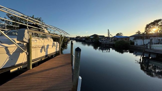 dock and canal | Image 31