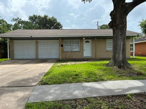 1805 Thelma Ln, Pasadena, TX, 77502-2735 | Card Image