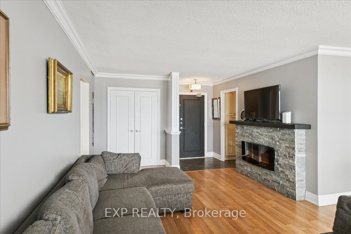 Residential in Toronto W09 4