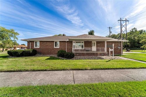 2502 E 35th St, Lorain, OH, 44055-2143 | Card Image