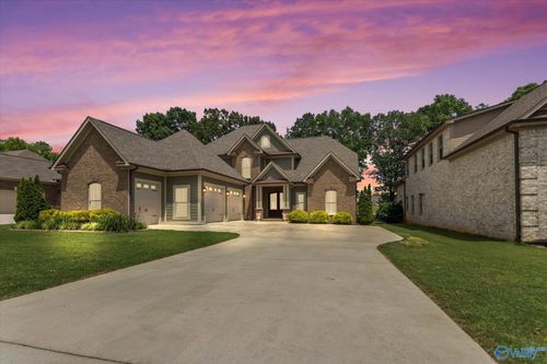14318 Muirfield Dr, Athens, AL, 35613-8122 | Card Image