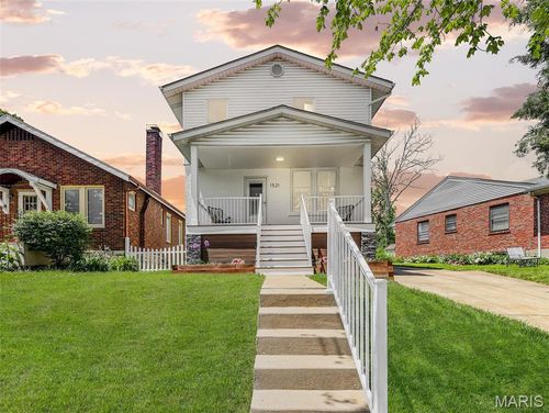 1521 Collins Ave, Richmond Heights, MO, 63117-2114 | Card Image