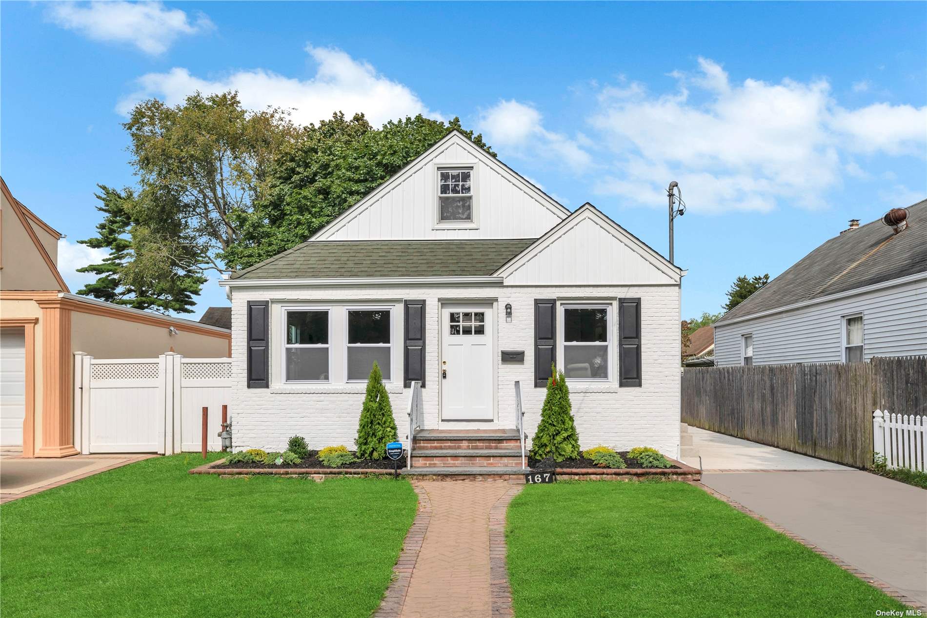 Ruxton St, Uniondale, NY 11553