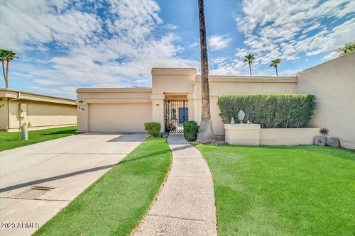 8161 E Del Cuarzo Dr, Scottsdale, AZ, 85258-2323 | Card Image