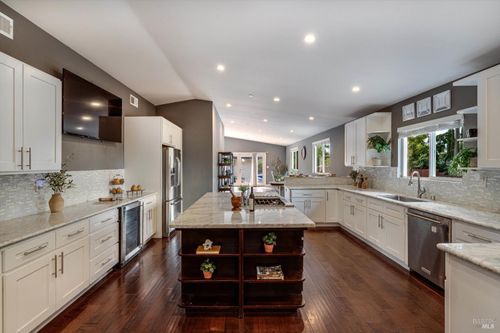 15 Julian Avenue, Napa, CA, 94559 | Card Image