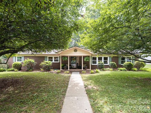 29 Jean Dr, Asheville, NC, 28803-9548 | Card Image