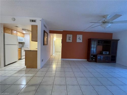 apt-304-2366 E Mall Dr, FORT MYERS, FL, 33901-9142 | Card Image