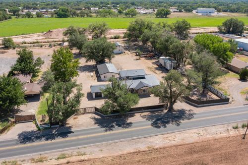 11 El Cerro Rd, Los Lunas, NM, 87031-7133 | Card Image