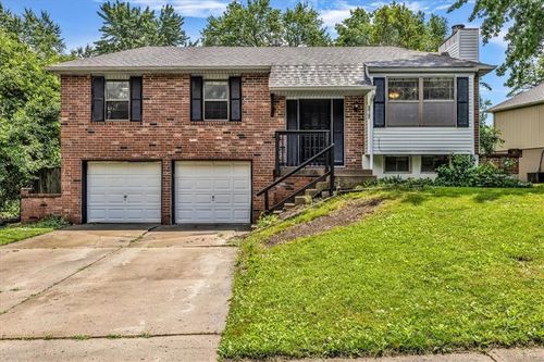 20107 E Blue Mills Ct, Independence, MO, 64056-1378 | Card Image