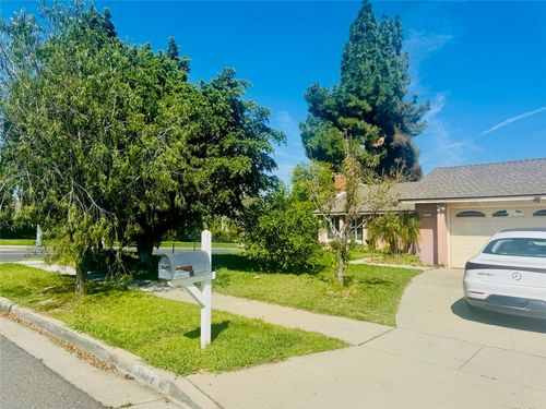 1077 Westpark Ln, Corona, CA, 92882-5831 | Card Image
