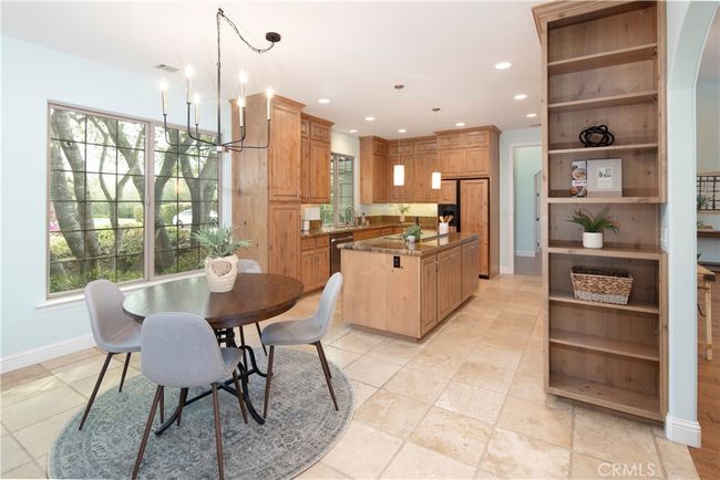 Breakfast nook | Image 21