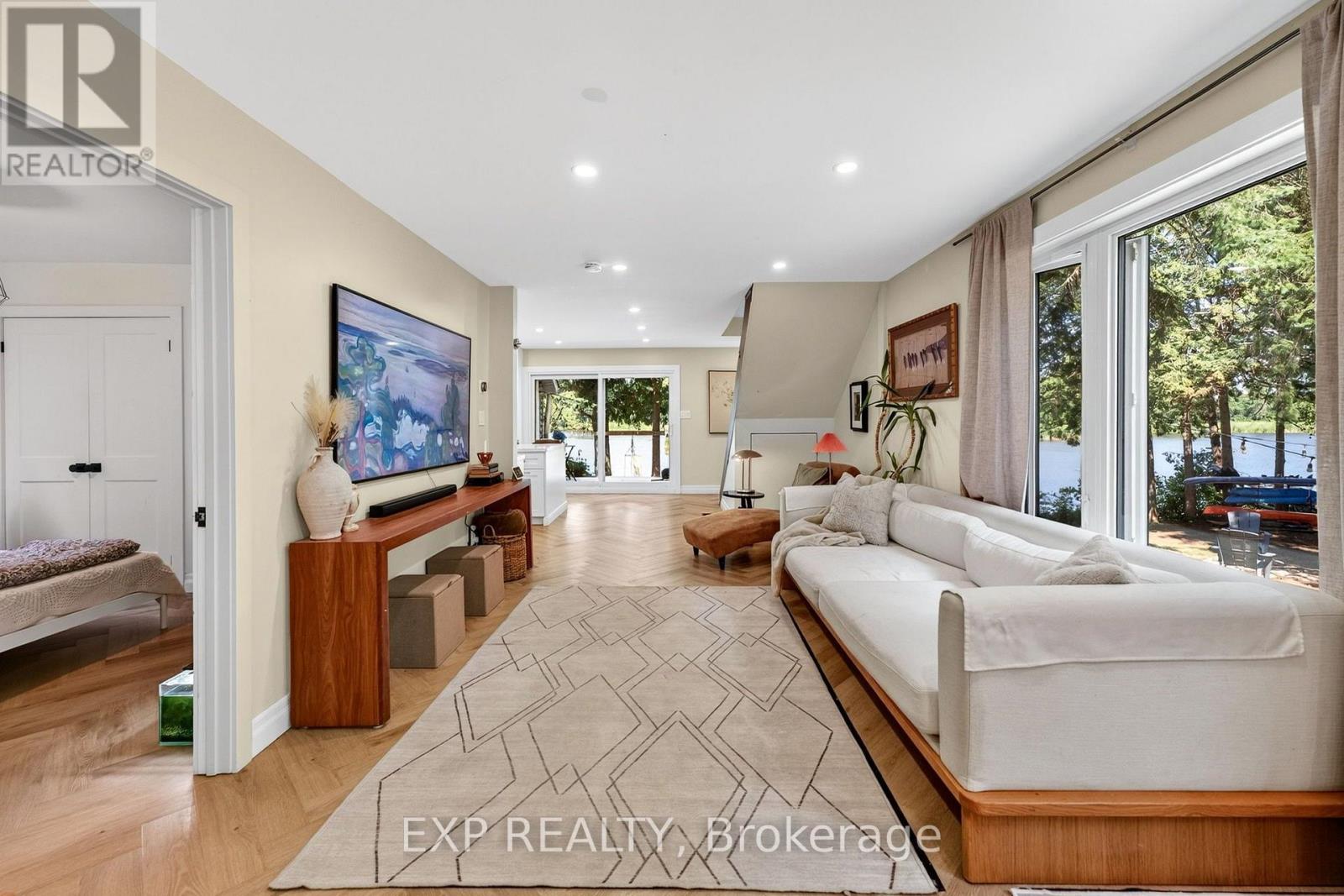 Residential in Georgina (Baldwin) 5