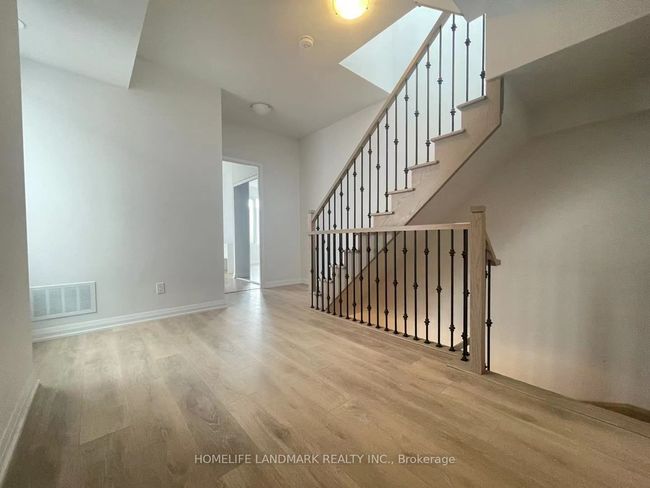 TH60 - 1060 Portage Pky, Condo with 3 bedrooms, 2 bathrooms and 1 parking in Vaughan ON | Image 19