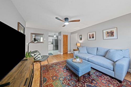 apt-301c-45 Macy St, Amesbury, MA, 01913-3742 | Card Image