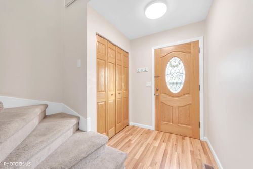 1330 S Mallard Ln, Mount Prospect, IL, 60056-5112 | Card Image