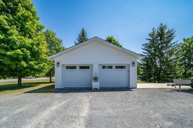 2492 County Rd 41, House other with 3 bedrooms, 2 bathrooms and 6 parking in Roblin ON | Image 36