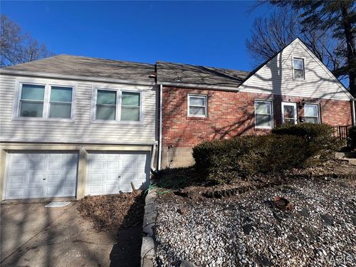 1 Lakeview Dr, Ferguson, MO, 63135-1600 | Card Image