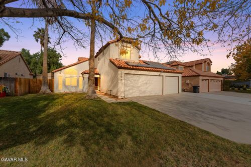 1555 Berkshire Dr, Palmdale, CA, 93551-4054 | Card Image