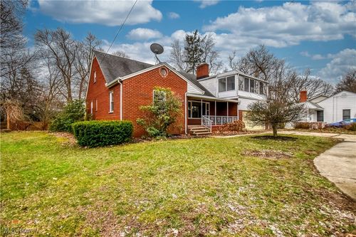 7074 Lake Shore Blvd, Mentor, OH, 44060-2959 | Card Image