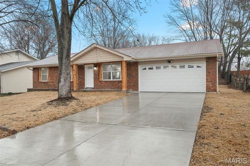 816 Kickshaw Dr, Saint Charles, MO, 63304-2630 | Card Image